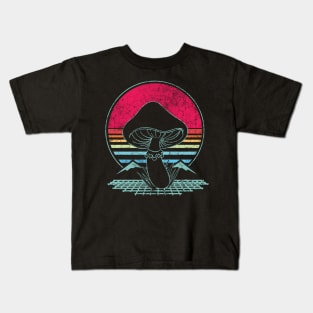 Retro Vaporwave Aesthetic Mushroom Hunter Gift Kids T-Shirt